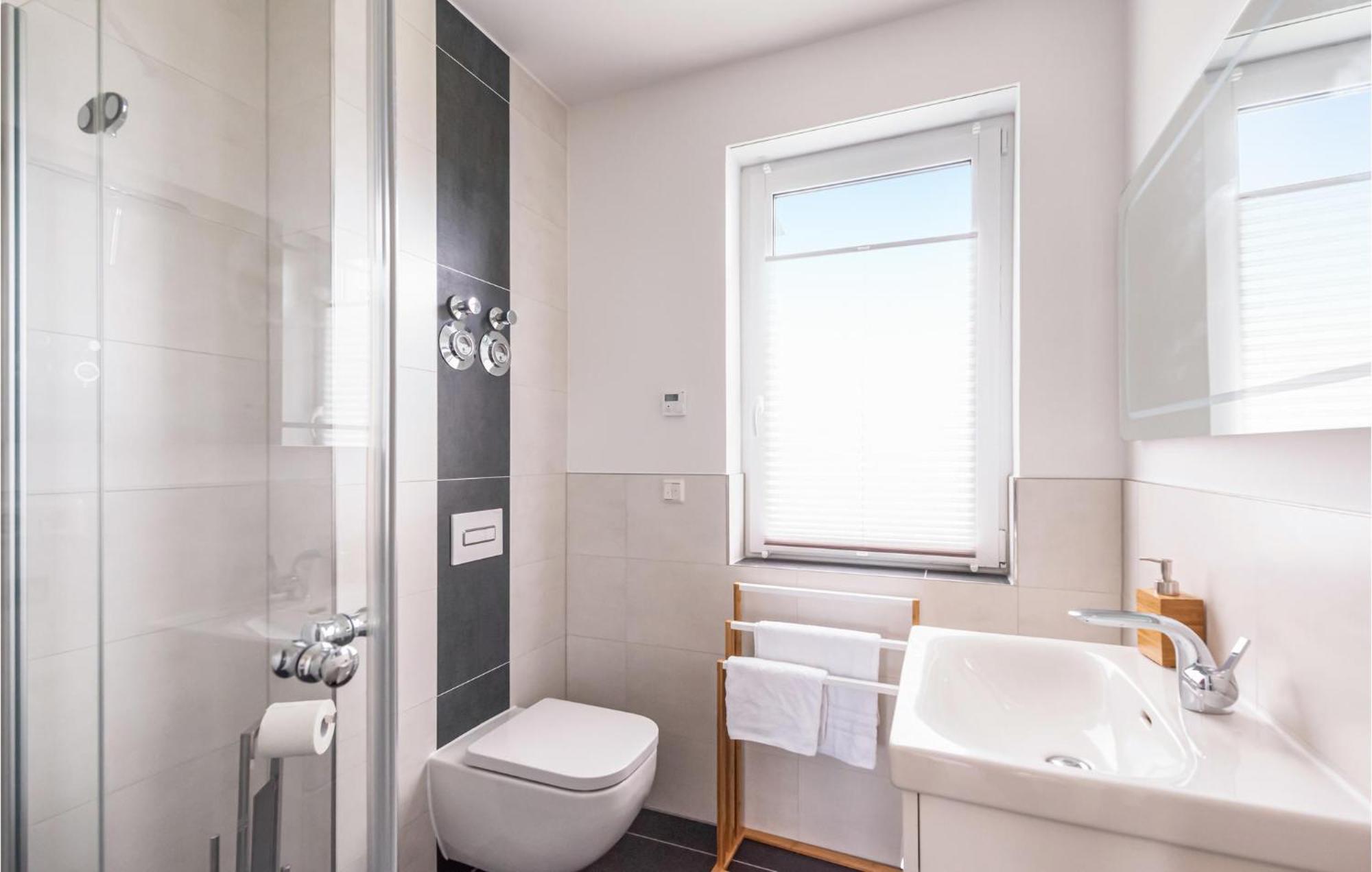 Nice Apartment In Rechlin With House Sea View エクステリア 写真